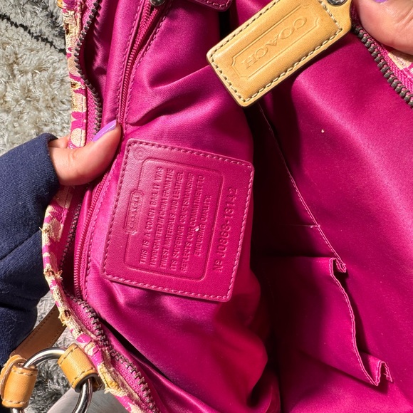 Coach - Picture 2 of 9